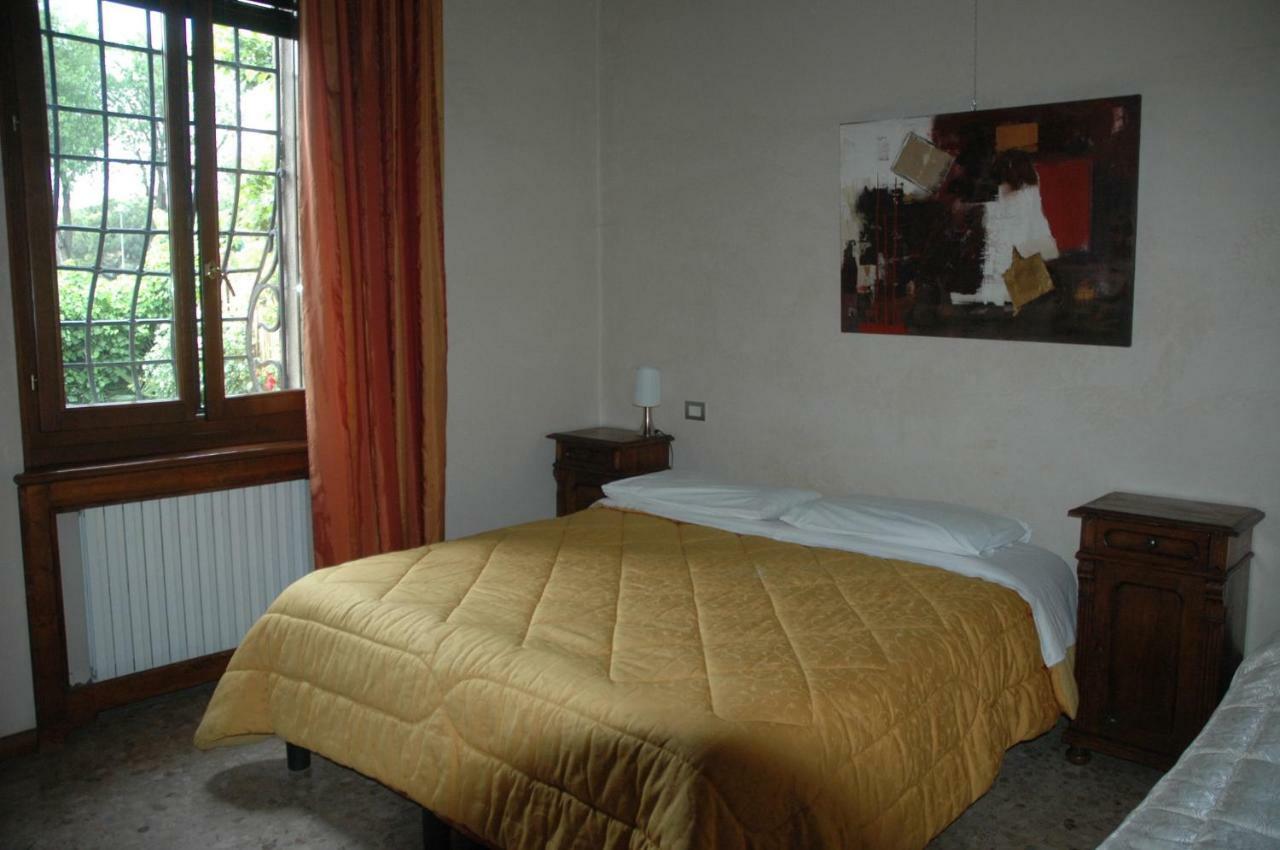Le Maddalene Bed and Breakfast Βερόνα Δωμάτιο φωτογραφία